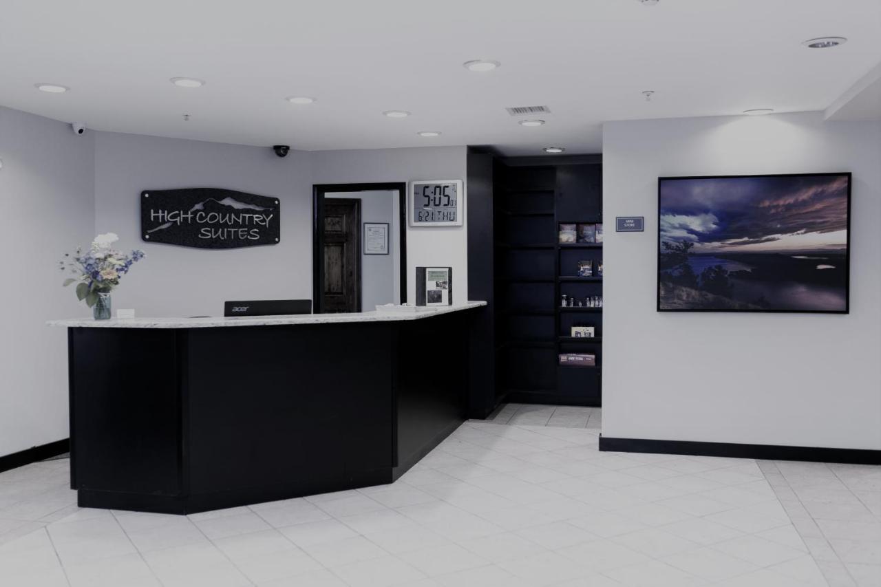 High Country Hotel 2*